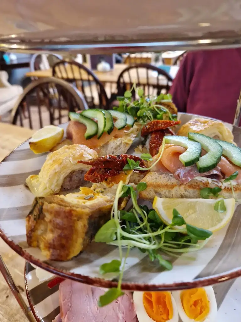 Menu_The Emporium Cafe_West Coker_immagine_6