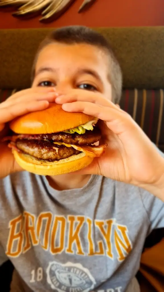 Hug Dealer_Bell Inn_West Coker_review