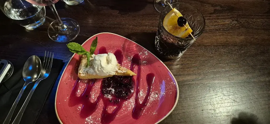 Adam Blackwood_Tres Corazones_Wendover_review