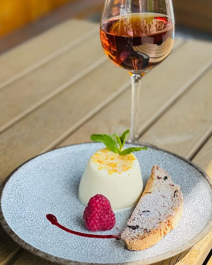 Tres Corazones_Wendover_slider_image_2