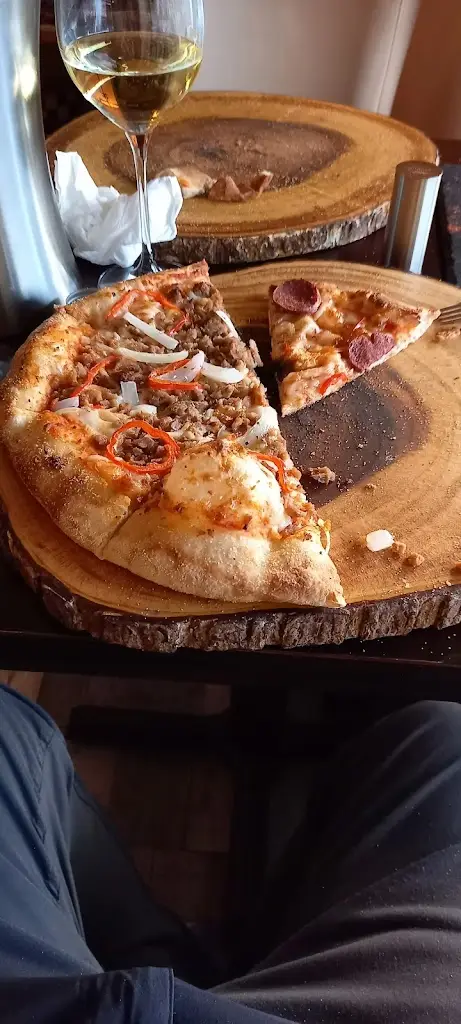 Ganu Gasperoo_Istanbul Meze & Grill Bar_Wendover_review