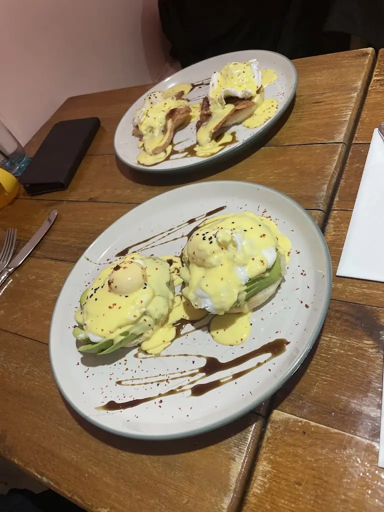 Gyulyay Kyamil_Istanbul Meze & Grill Bar_Wendover_review