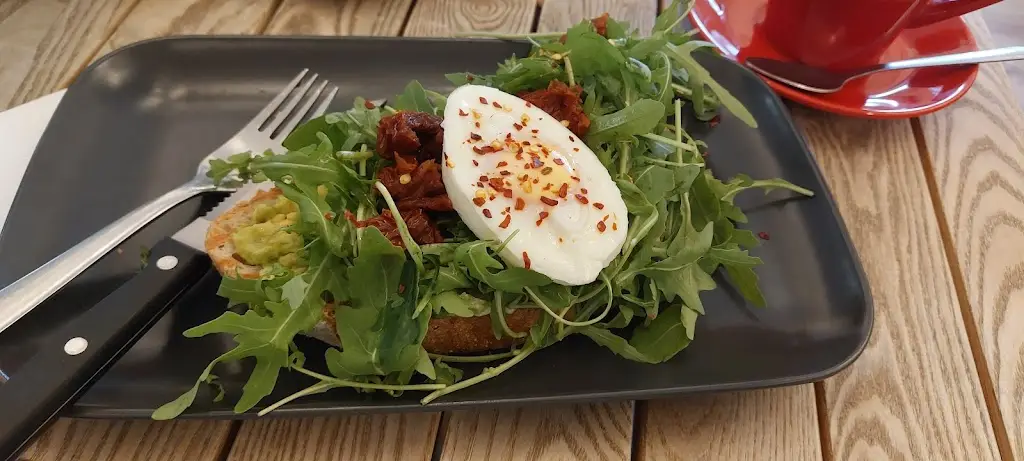ghislaine headland-vanni_Whitewaters Deli Cafe_Wendover_review