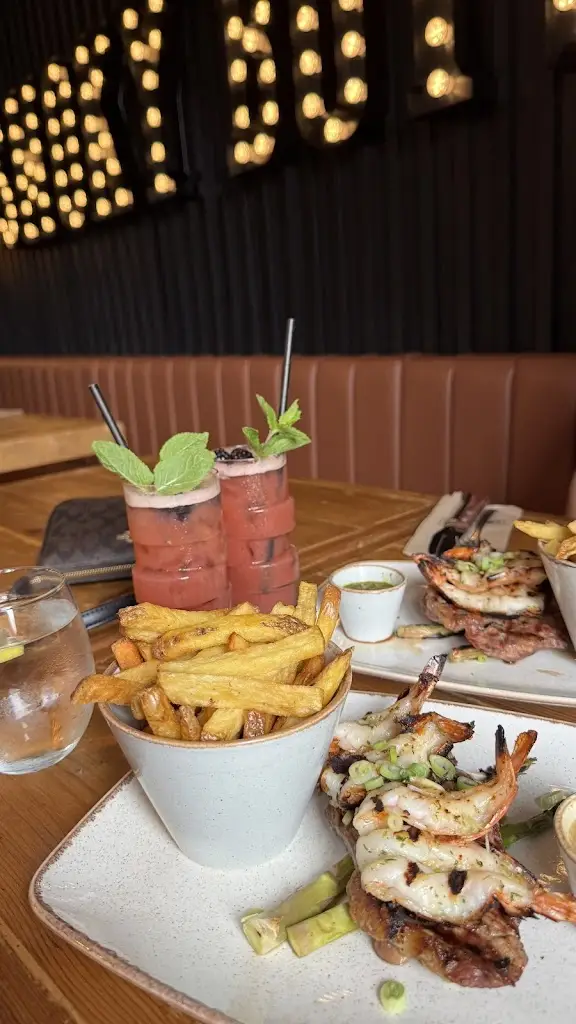 T Choudhury_Smoky Boys and The Terrace_West Drayton_recensione