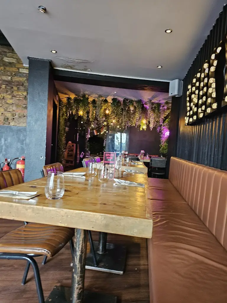 Smoky Boys and The Terrace_West Drayton_slider_image_1