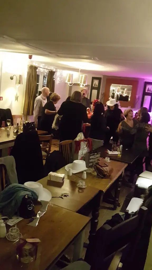 Chandos Arms_Weston Turville_slider_image_2