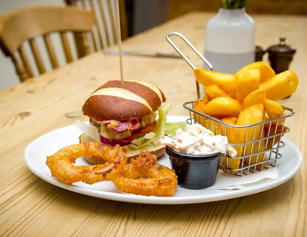 Chandos Arms_Weston Turville_slider_image_3