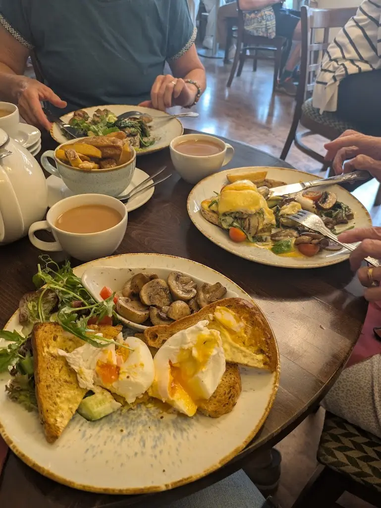 Alice_Pomfrets of Wetherby_Wetherby_recensione