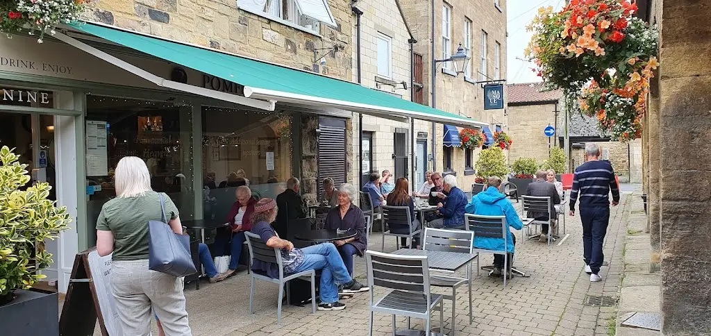 James M_Pomfrets of Wetherby_Wetherby_recensione