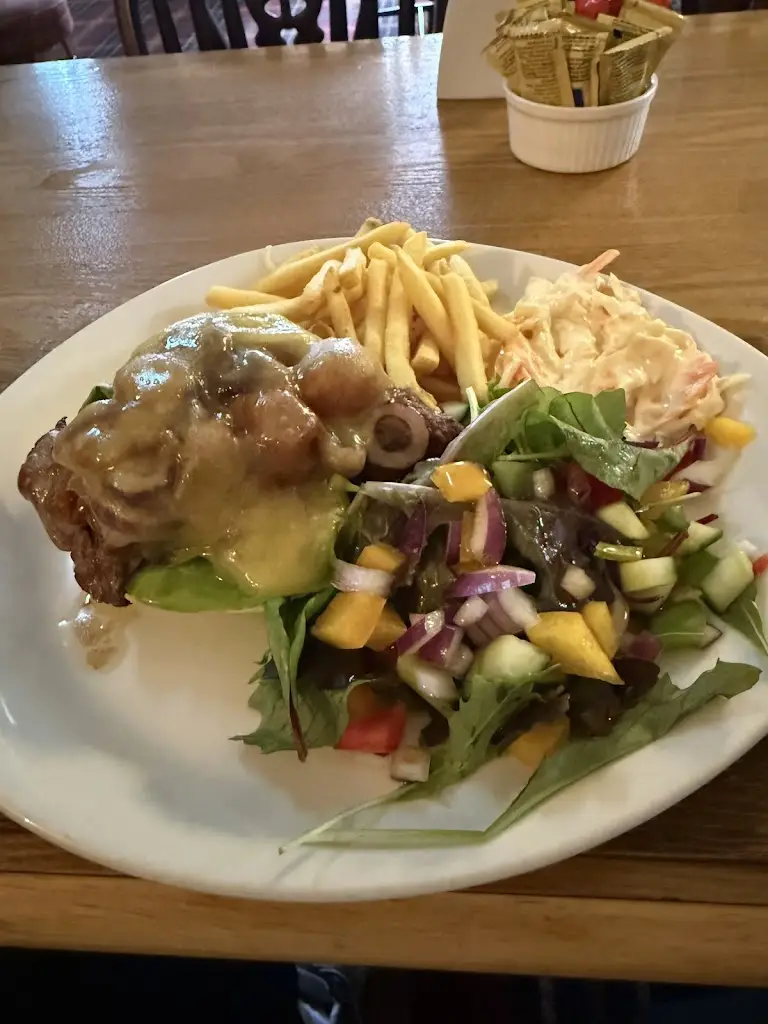 Lois Germanacos-Holman_Wheatsheaf Inn_Wetheral_review