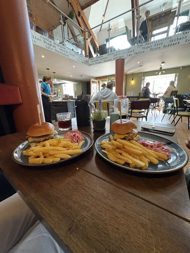 Loz Dan_The George Bar & Grill_Weymouth_review