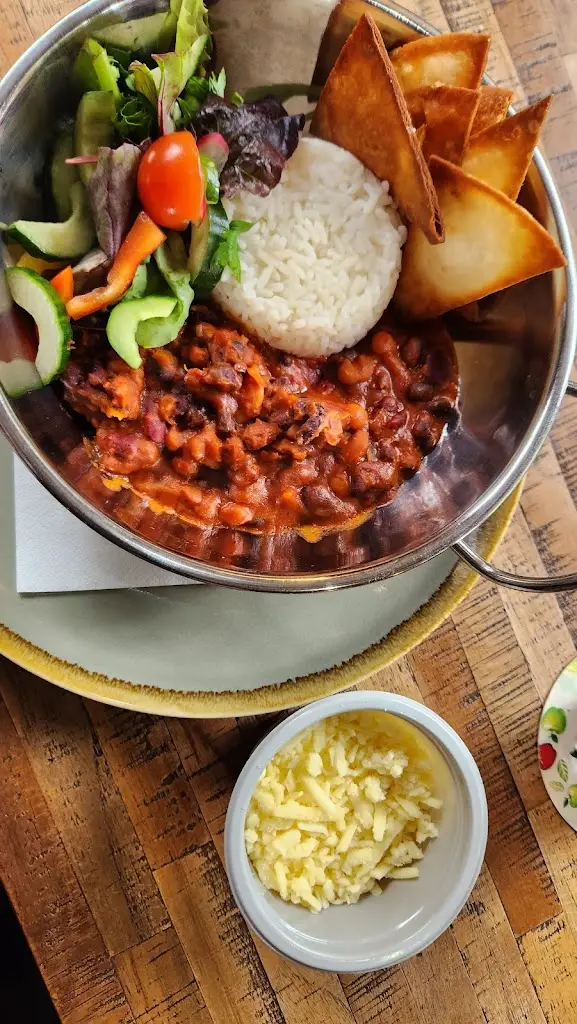 Thylaylii Wayke_The Hartley Arms_Wheaton Aston_review