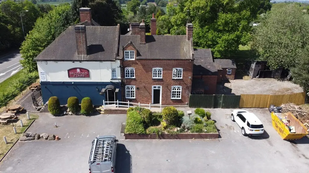 The Bradford Arms_Wheaton Aston_slider_image_3