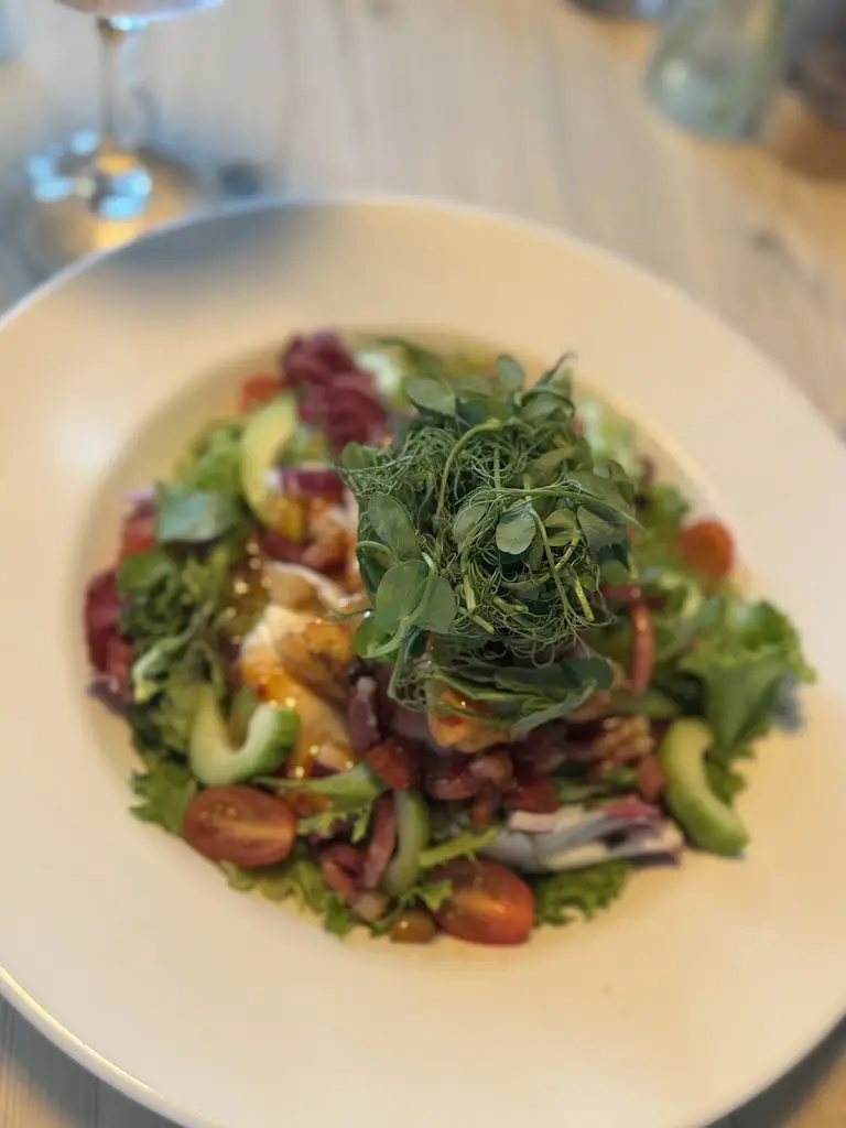 Kinga Torebko_Etzio_Whitchurch_reseña