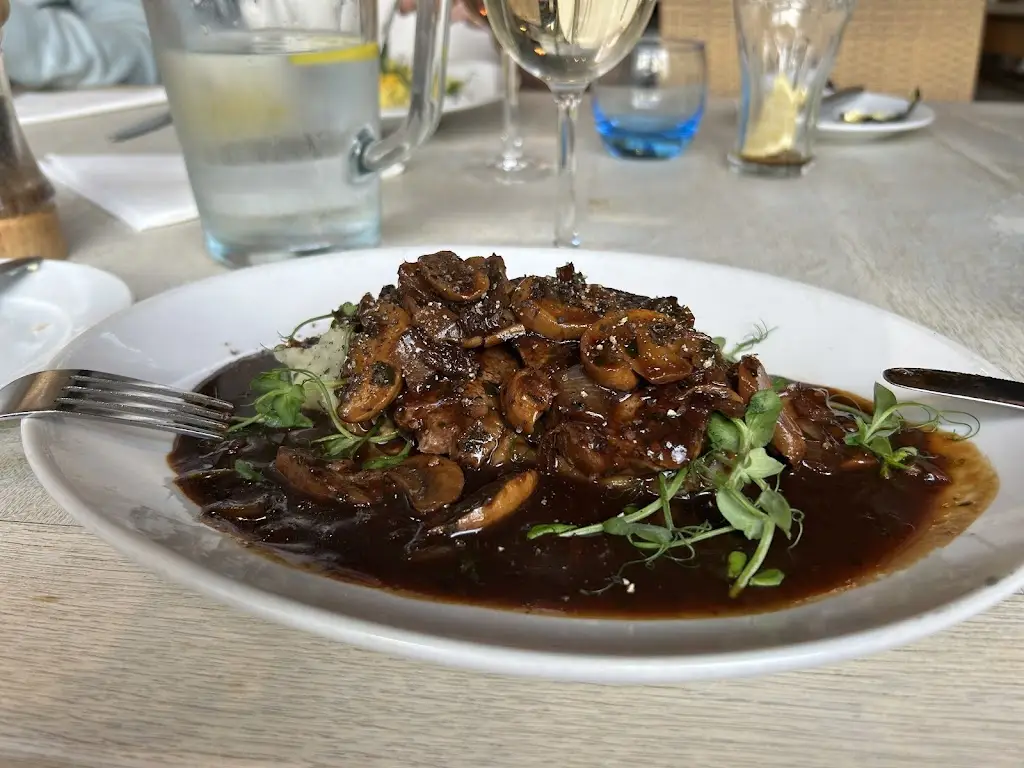 Etzio_Whitchurch_slider_image_2