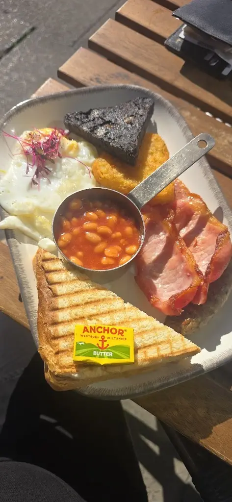 gregg jackson_Fox & Finch_Whitley Bay_review