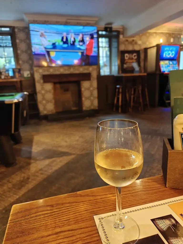 Katie Mortlock_Bay Horse_Whickham_review