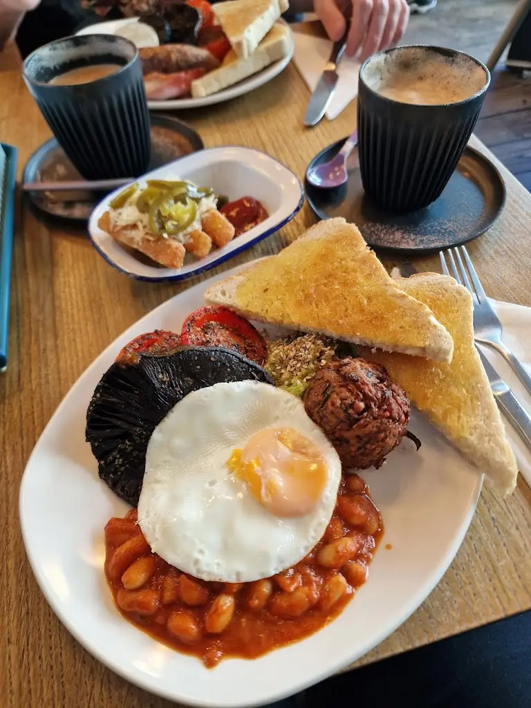 Denisa Tancou_Farm & Harper_Whitstable_review