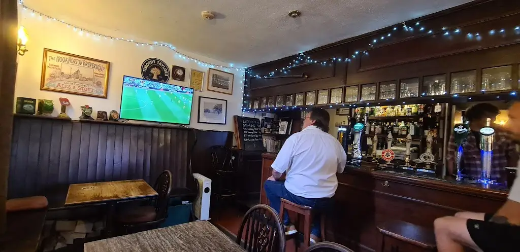 Marc-Eric Minard_The Bees In The Wall_Whittlesford_review