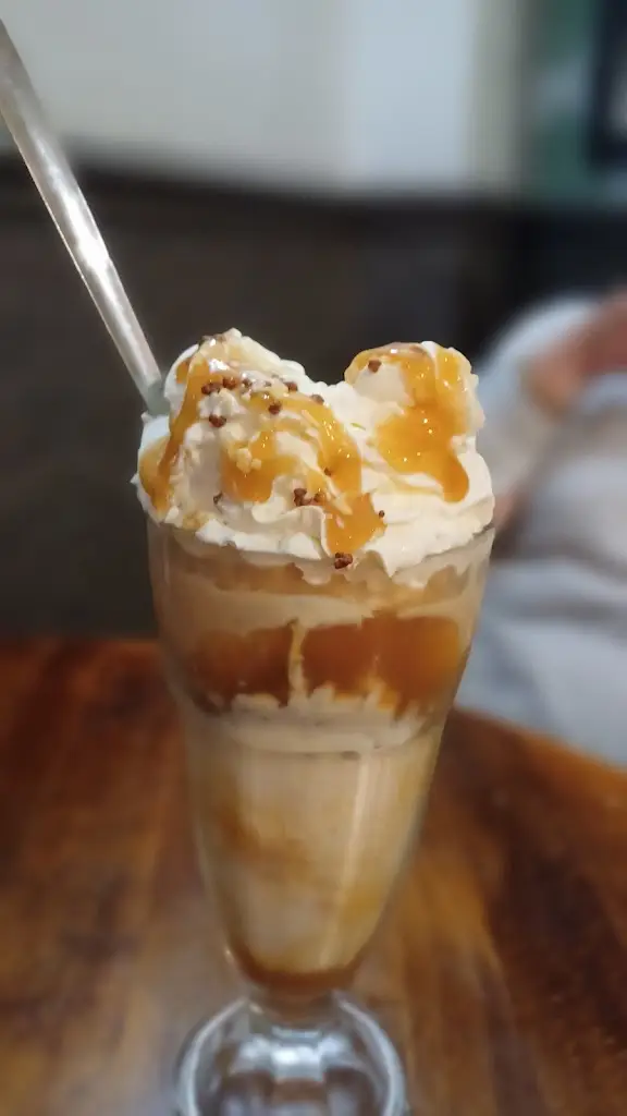 Stephen Robson_Half Moon_Whitwell_review