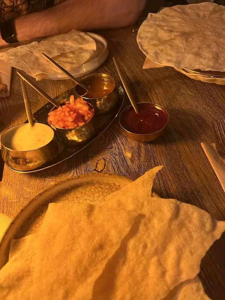 Hollie Ennis_PANCHI_Whitworth_review