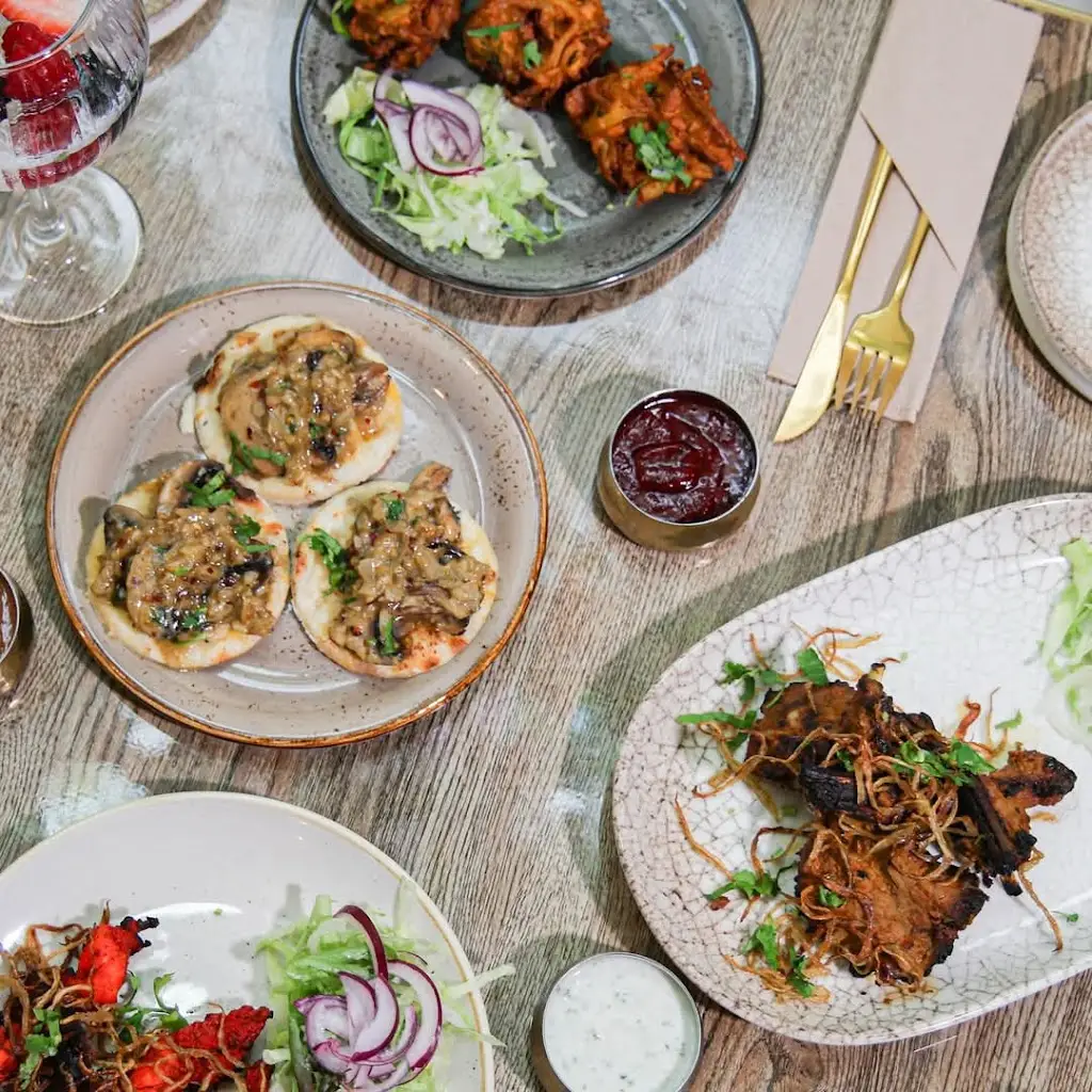 PANCHI_Whitworth_slider_image_2