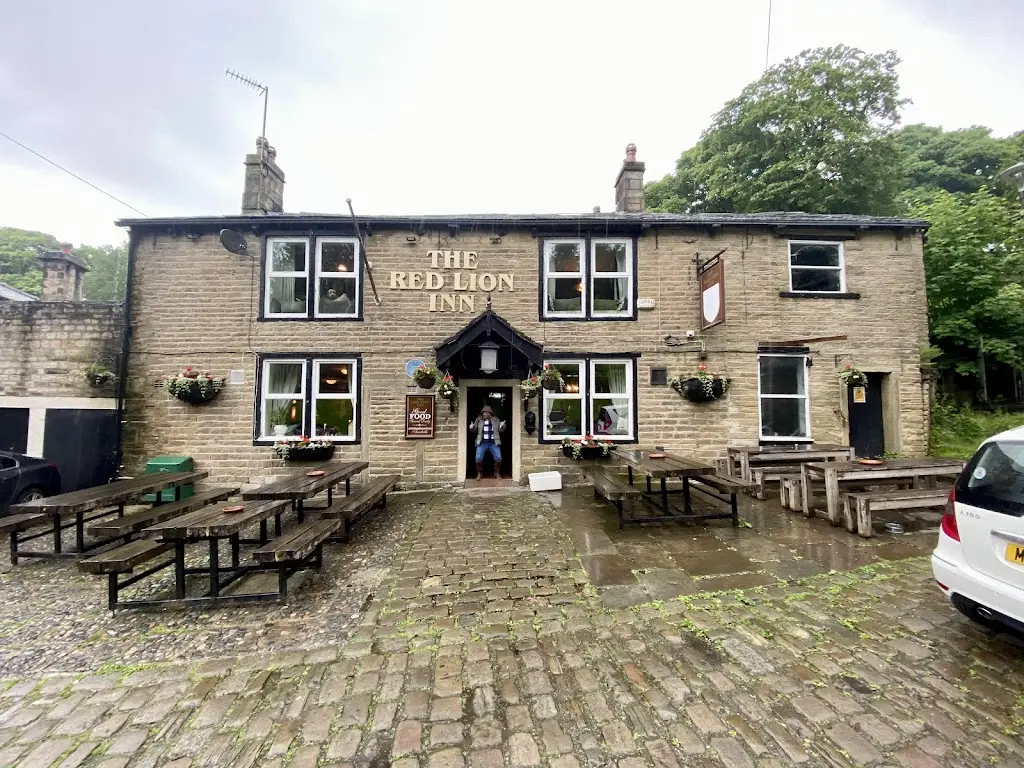 The Red Lion Inn_Whitworth_slider_image_3