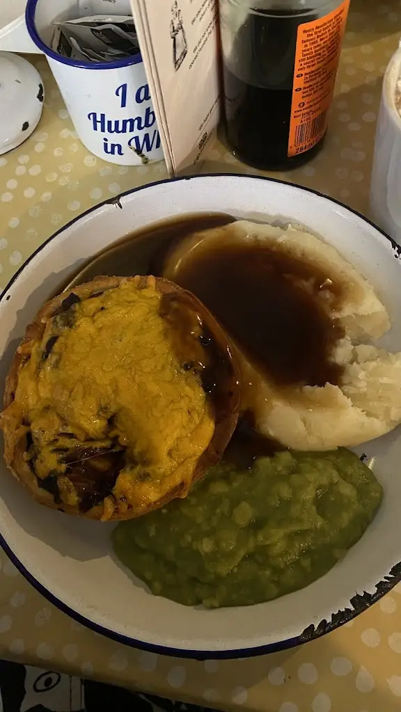 ava mills_Humble Pie n Mash_Whitby_recensione