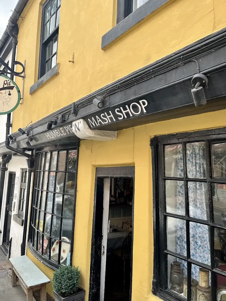 Humble Pie n Mash_Whitby_slider_image_3