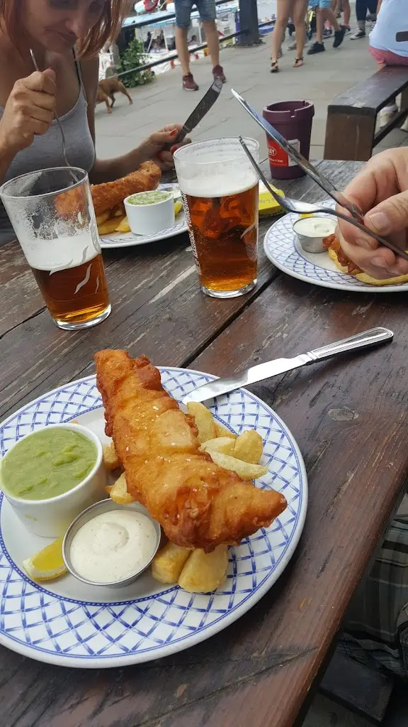 Menu_The Moon & Sixpence_Whitby_image_5