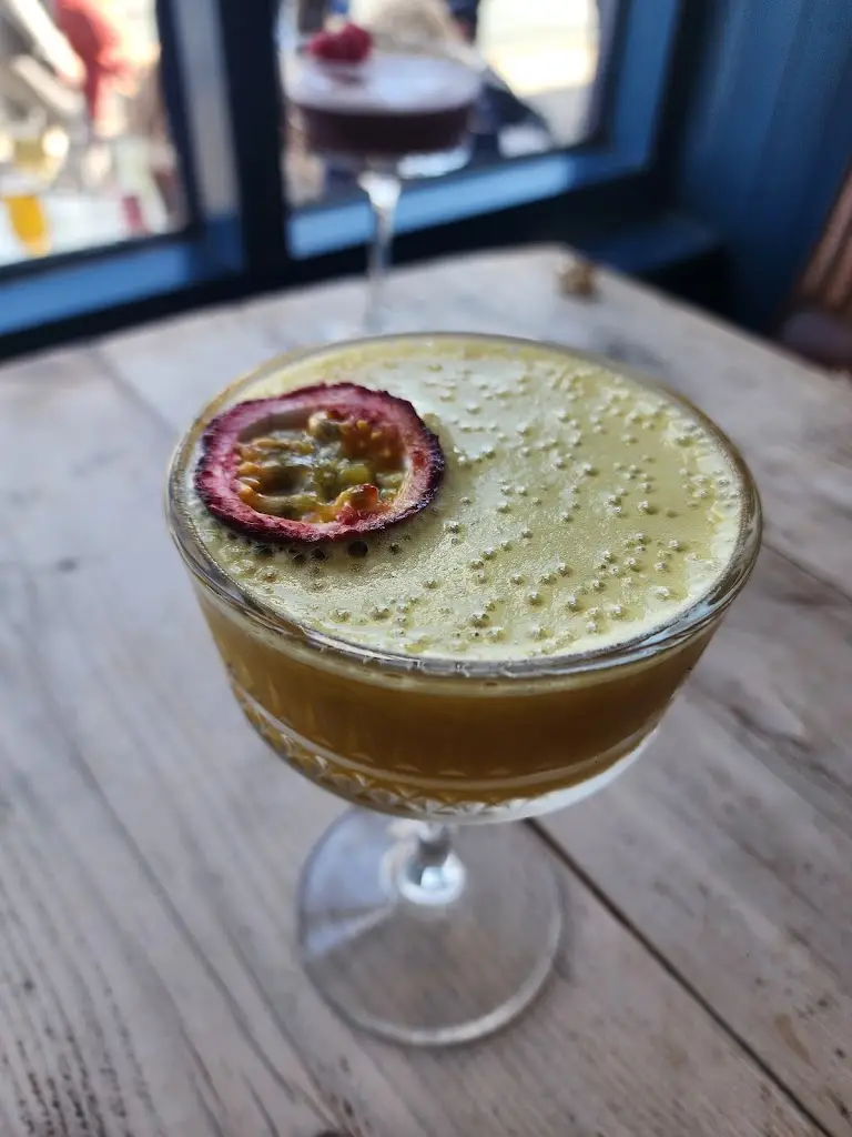 Zen Cheung_The Moon & Sixpence_Whitby_review