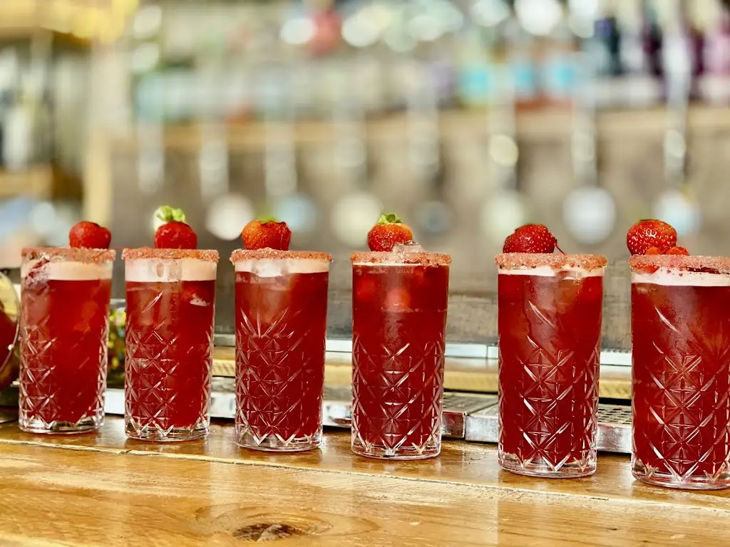 The Moon & Sixpence_Whitby_slider_image_3