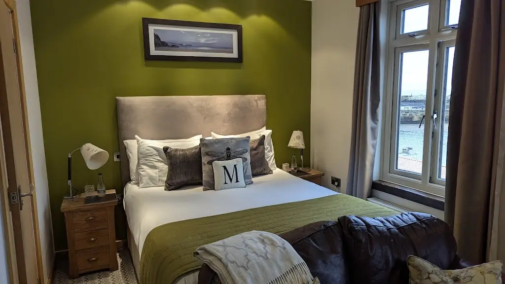 Tim Gisburn_Harry's Lounge Bar & Brasserie_Whitby_recensione