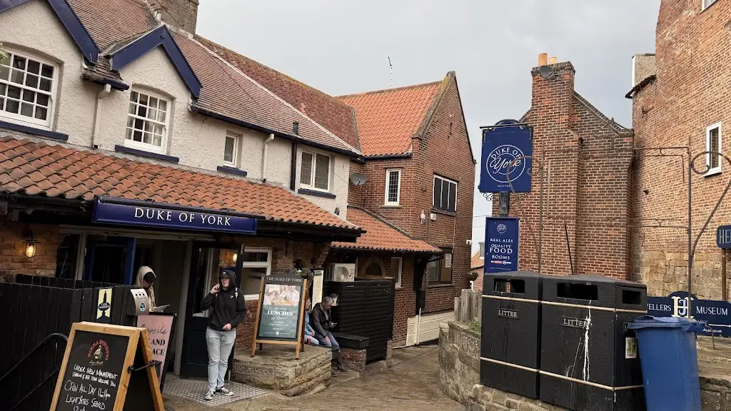 H18-PDW Photography_Duke of York Whitby_Whitby_review