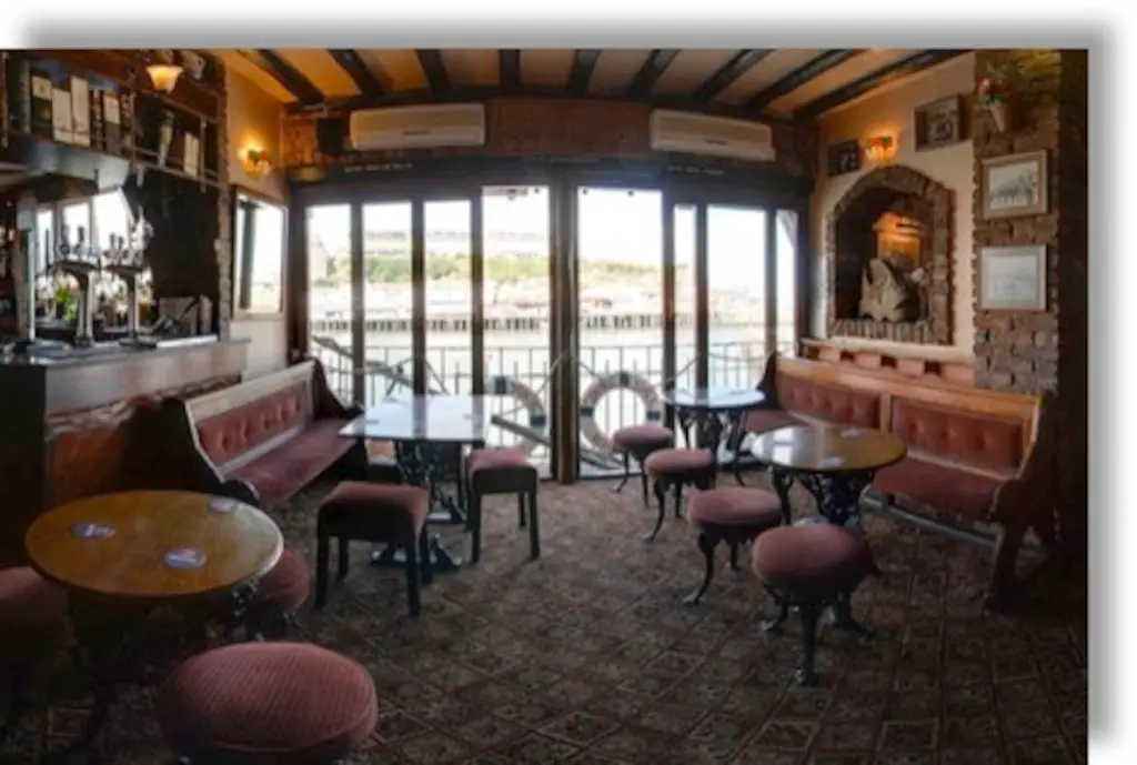 Duke of York Whitby_Whitby_slider_image_1