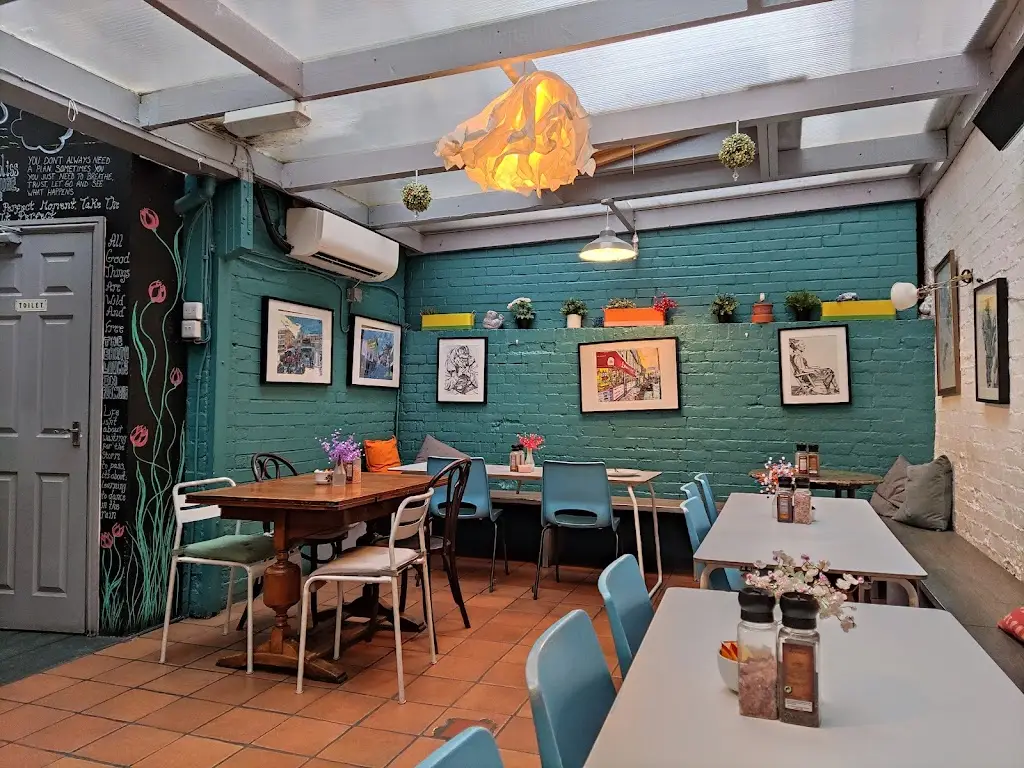 Oliver's Village Café_Belsize Park_slider_image_1