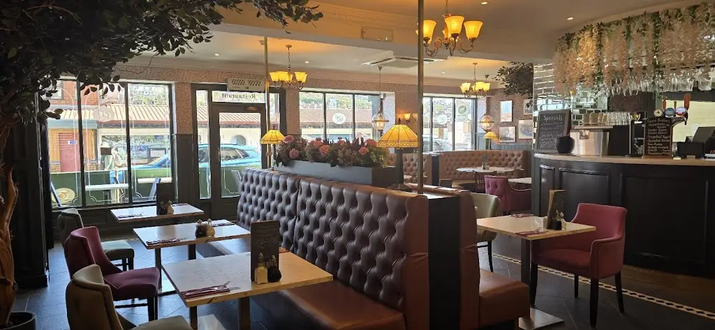 Quayside_Whitby_slider_image_2