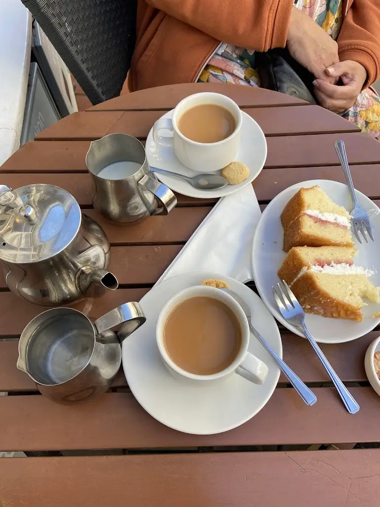 Lee Wesson_Monks Haven_Whitby_recensione