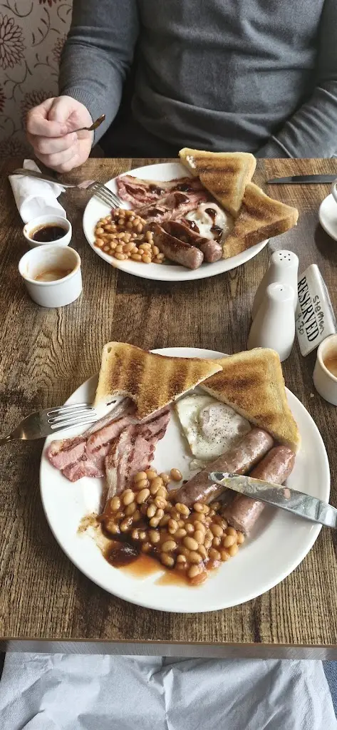 Stephen Ackers_Caffè Rosso_Wigan_review