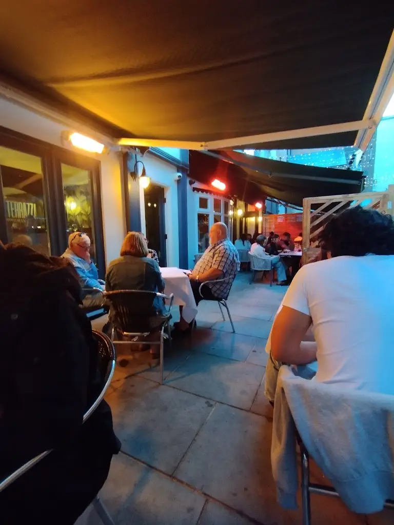 Roger Lindley _La Terrazza Bedford_Bedford_review