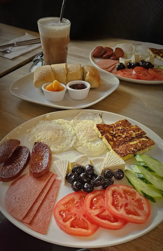 V A Demers_Kitchen West Wickham_West Wickham_review