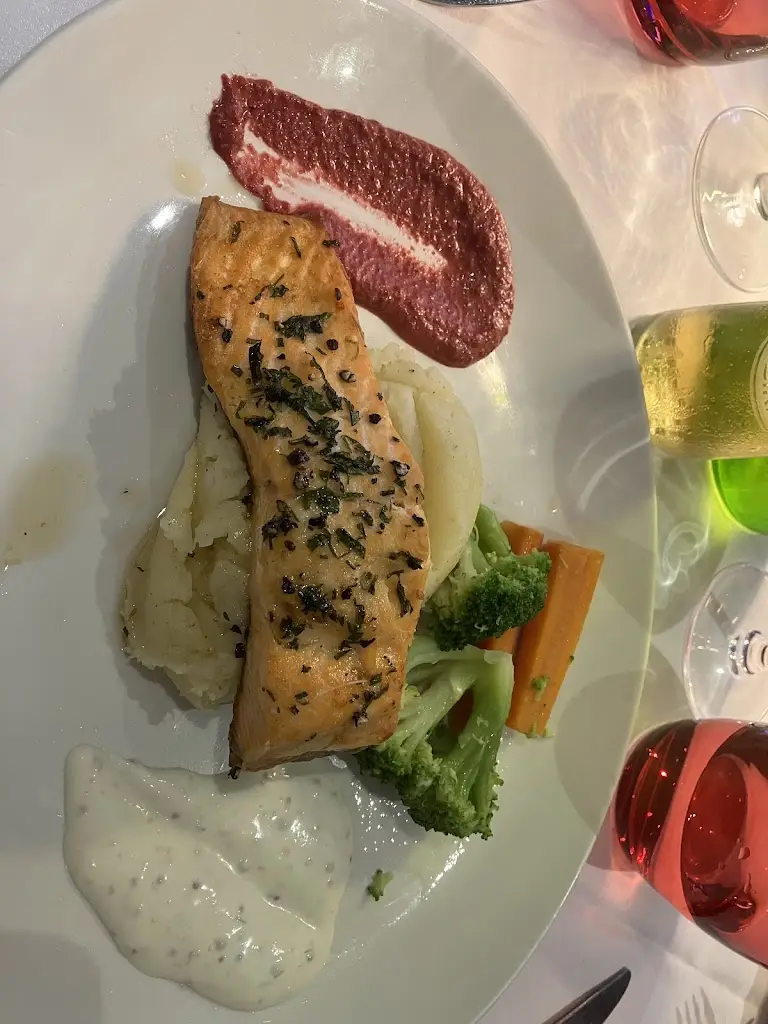 Julie_Prima Donnas_West Wickham_review