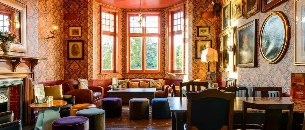 Albero Lounge Restaurant in Bedford