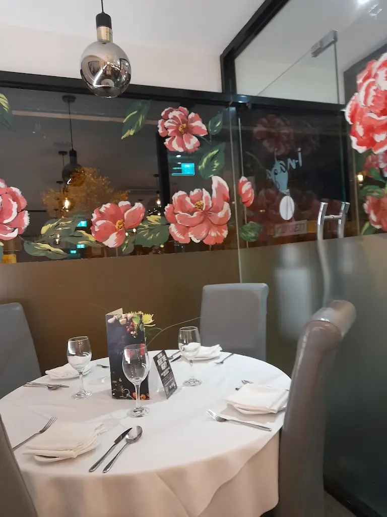 Robin Wright_I-Naga_West Wickham_review