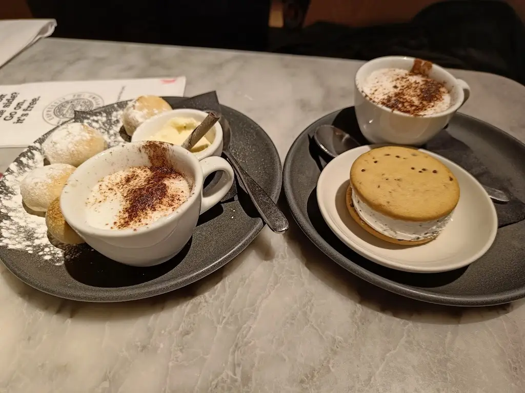 Emma M_Pizza Express_West Wickham_review