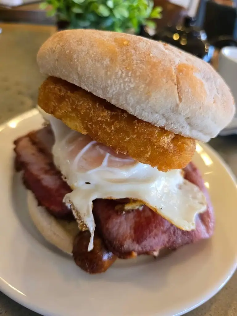 Emma Precious_The Pavilion Bar & Bistro_Wilberfoss_review