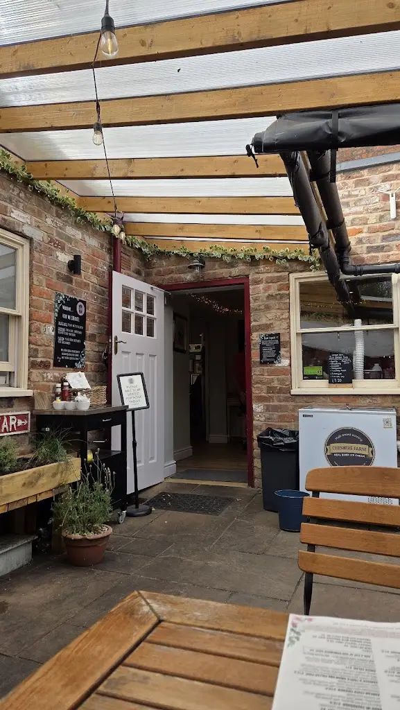 Anthony Cain_The Station Master's House_Willaston_review