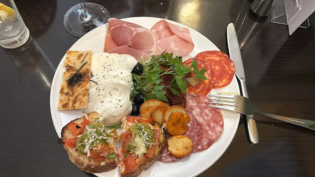 Menu_Vesuvio_Whittlesey_image_7