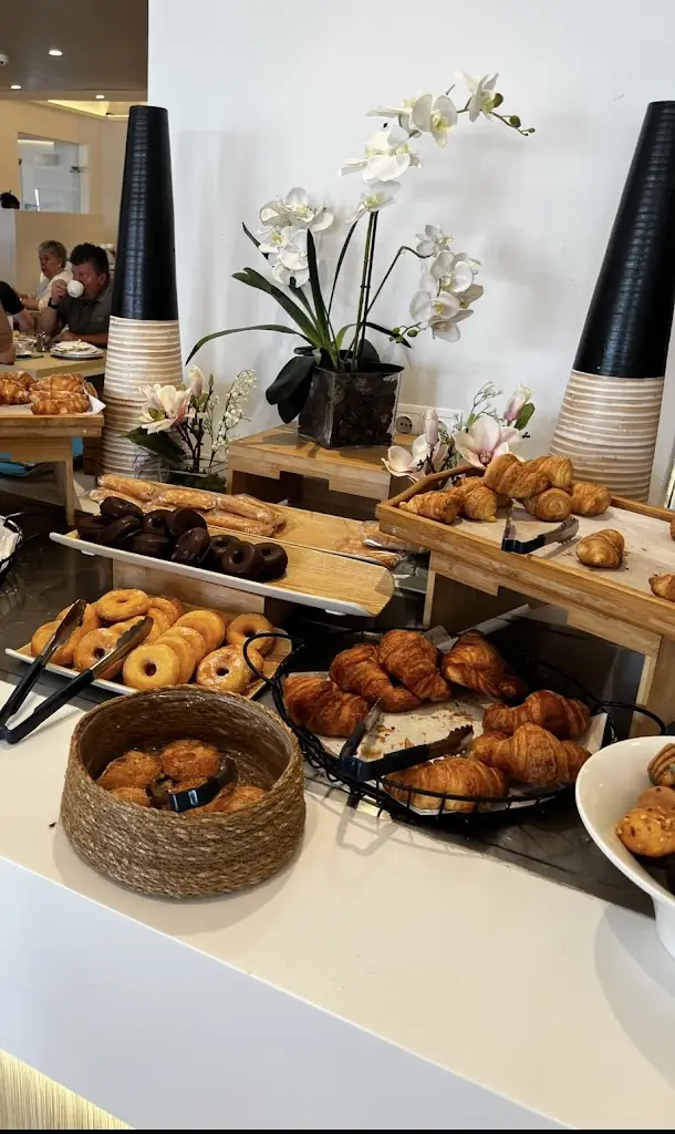 Nicole Dyce_Fontanella's_Whittlesey_review