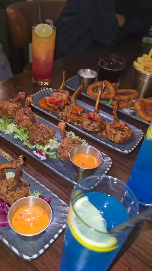 Roca Restaurant & Lounge_Bedford_slider_image_2